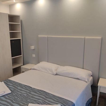 Hotel Caravel Park Римини Экстерьер фото