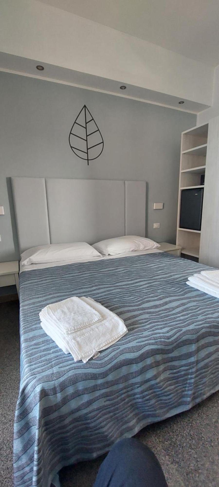 Hotel Caravel Park Римини Экстерьер фото