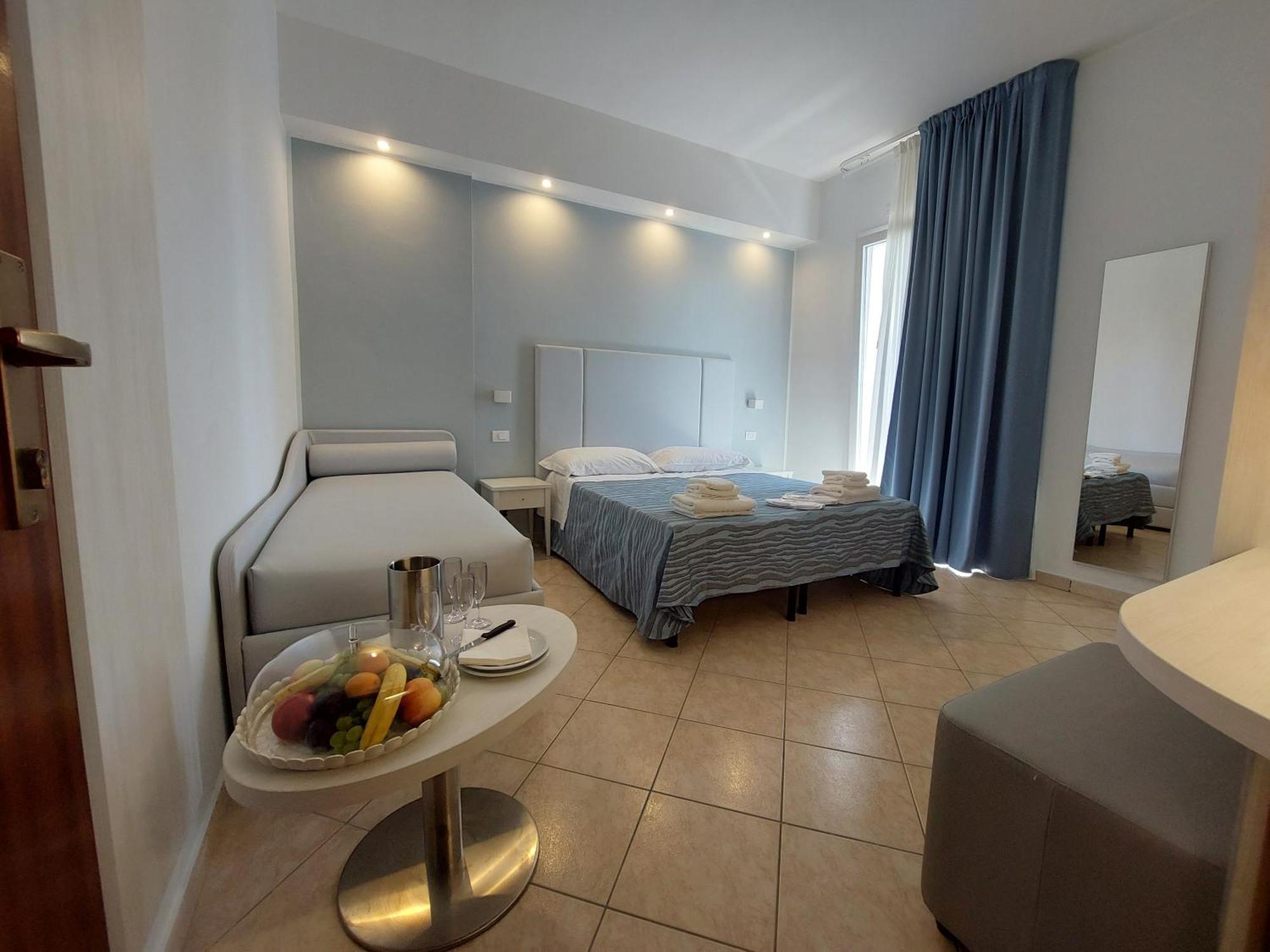 Hotel Caravel Park Римини Экстерьер фото