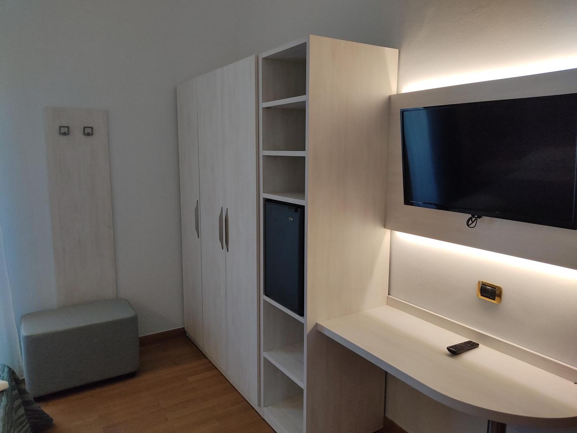 Hotel Caravel Park Римини Экстерьер фото