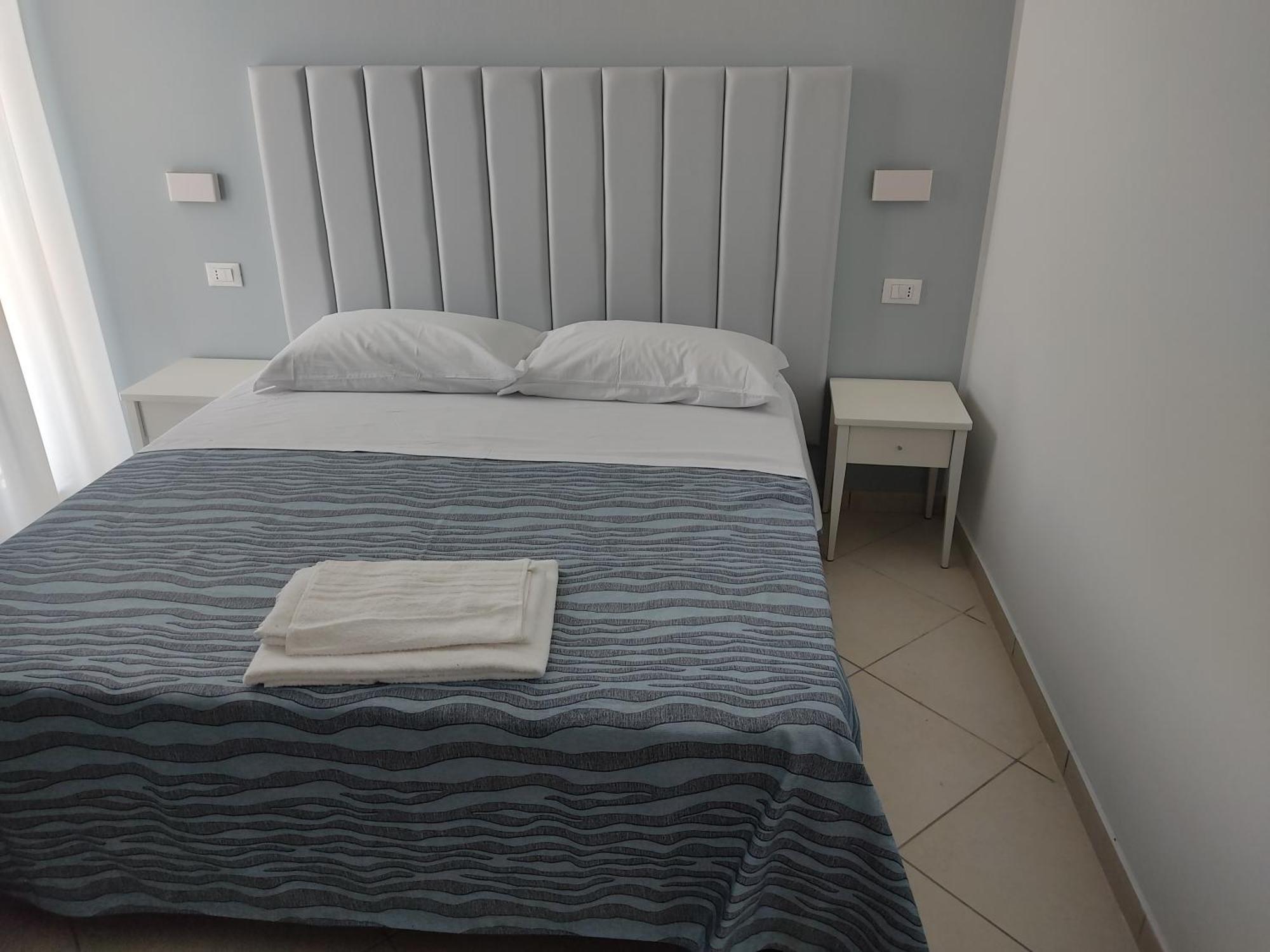 Hotel Caravel Park Римини Экстерьер фото